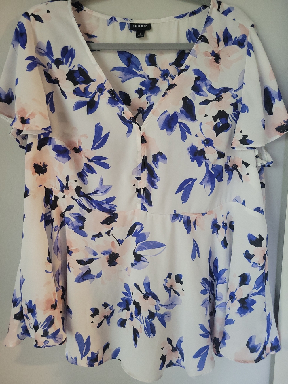 Torrid White Floral V-Neck Ruffle Sleeve Blouse